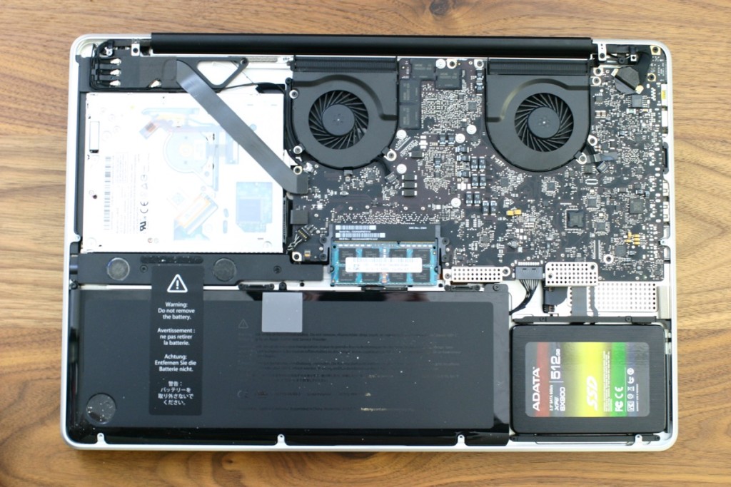 【写真付き】MacBook Pro 17インチ (Early 2011)のHDDをSSDに交換